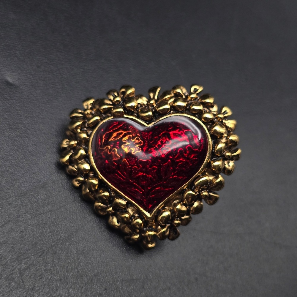Avon Red Enamel Heart Pin Gold Tone Vintage Valentine's Day Jewelry